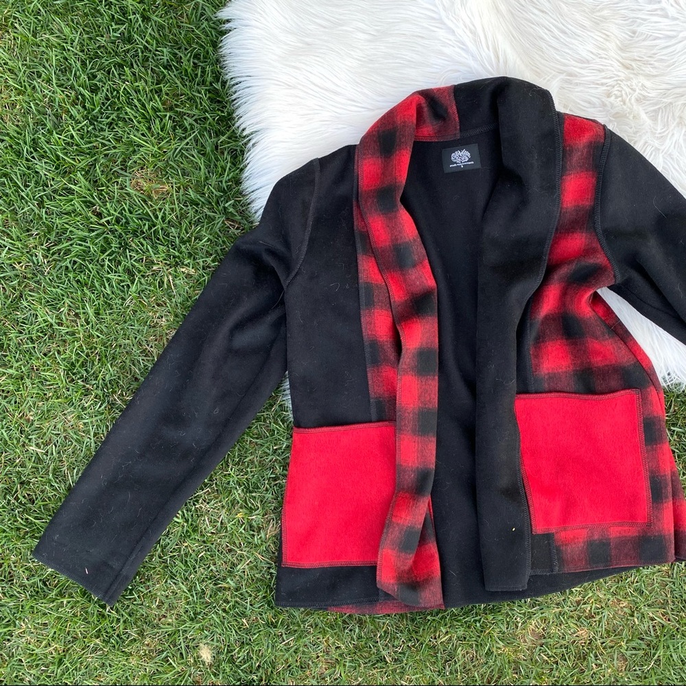 Cameleon Minnesota red buffalo plaid cardigan small